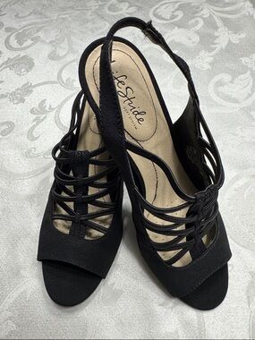 NIB Life Stride Cabaret black heels. Size 8M
